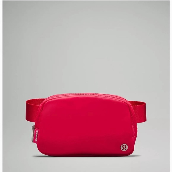 LULULEMON Everywhere Belt Bag Colour pink lip - Picture 2 of 10